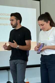 dois alunos do ensino superior